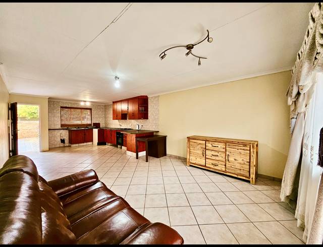 3 bed property to rent in TERENURE